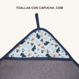 Detalle toalla con capucha animales bosque para bebés y niños